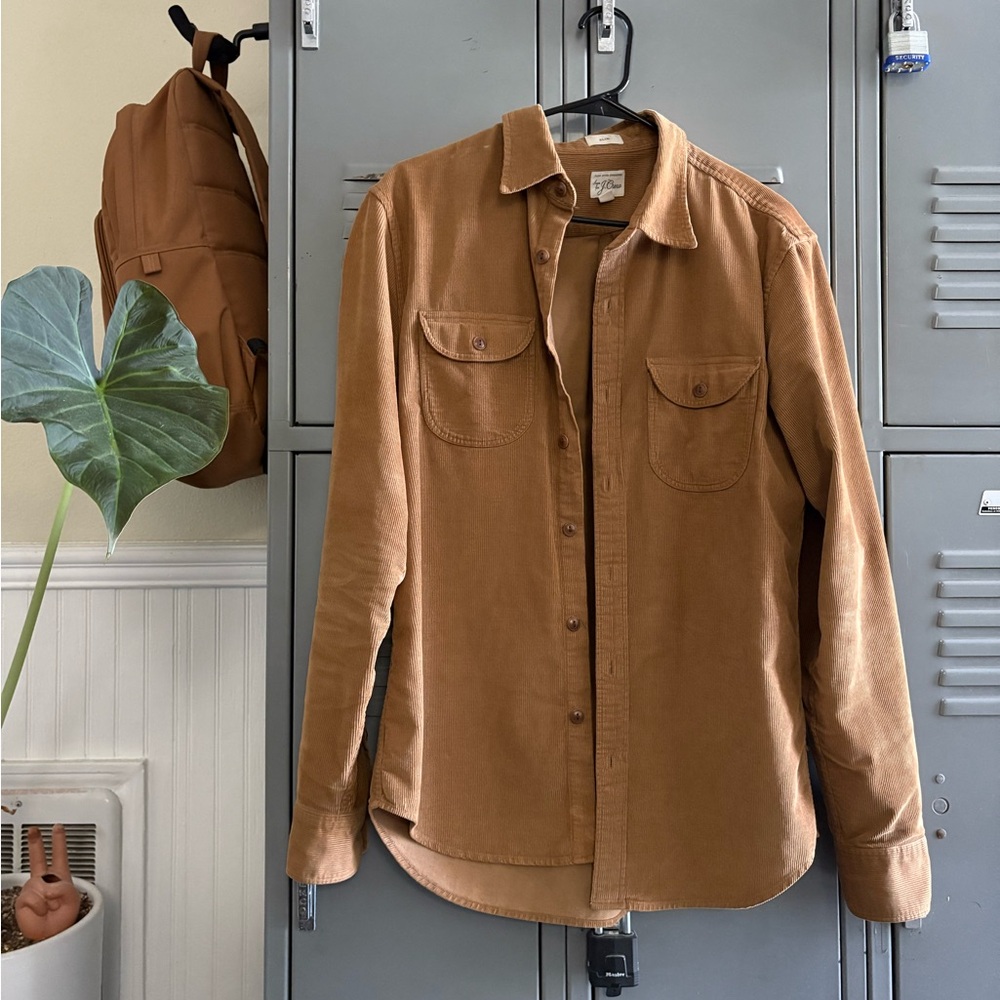 Men’s Jcrew corduroy LS shirt. Size Medium, slim fit. Great condition
